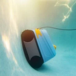 Aqua Products - EVO 502 Robotic Pool Cleaner -Equipment Pools EVO 502 Robotic Pool Cleaner 3