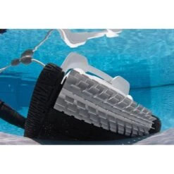 Polaris - P825 Robotic Pool Cleaner -Equipment Pools P825 Robotic Pool Cleaner 5